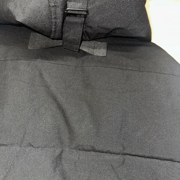 Black Ski & Snowboard Jacket with Insulation and Extreme Weather Resistance - Picture 4 of 14